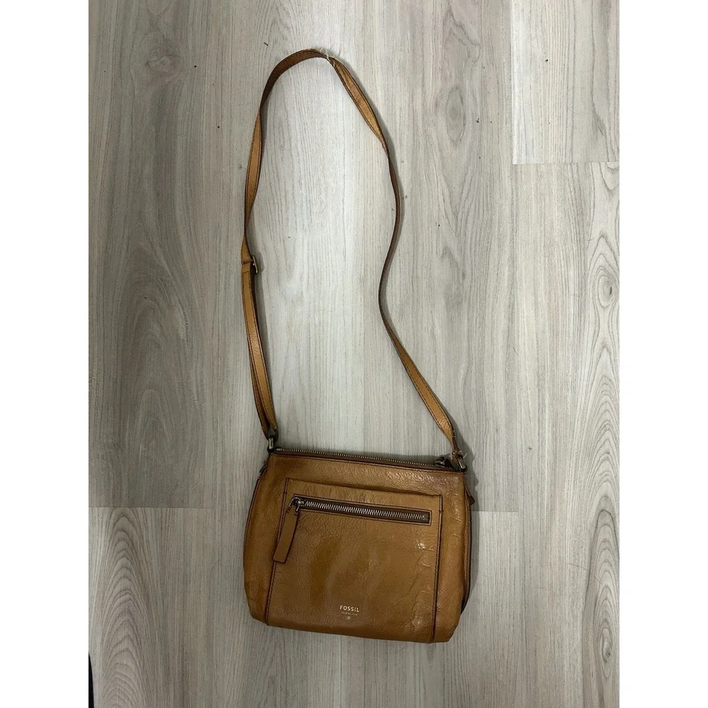 Fossil Leather Crossbody Bag Brown Cognac Zip Pocket Adjustable Strap
